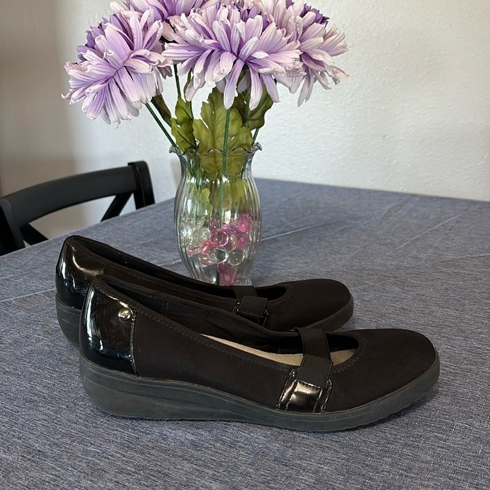 Anne Klein Sport Women’s Size 9 Textile Black Front Strap Casual /Dress Shoes